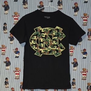 Mens Section 101 Majestic North Carolina Tarheels Camouflage Logo T Shirt Small